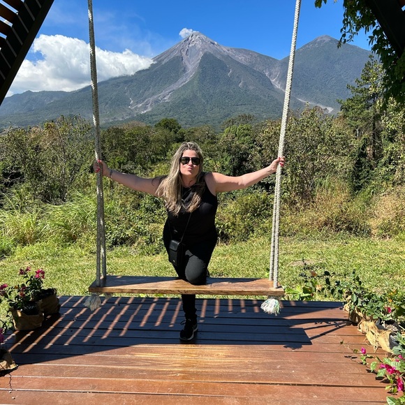 I am a traveler and enjoy discovering local trends in each market visited. - Picture 10 of 13